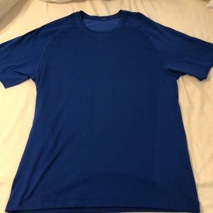 Gently used lululemon short sleeve shirt